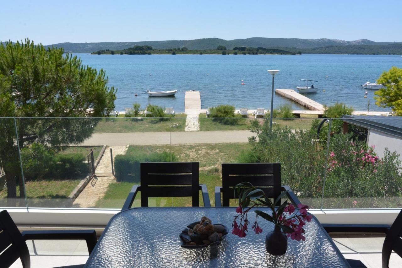 Sole Appartement Turanj Buitenkant foto