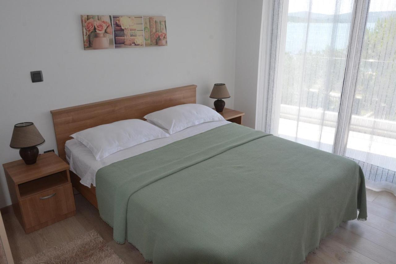 Sole Appartement Turanj Buitenkant foto