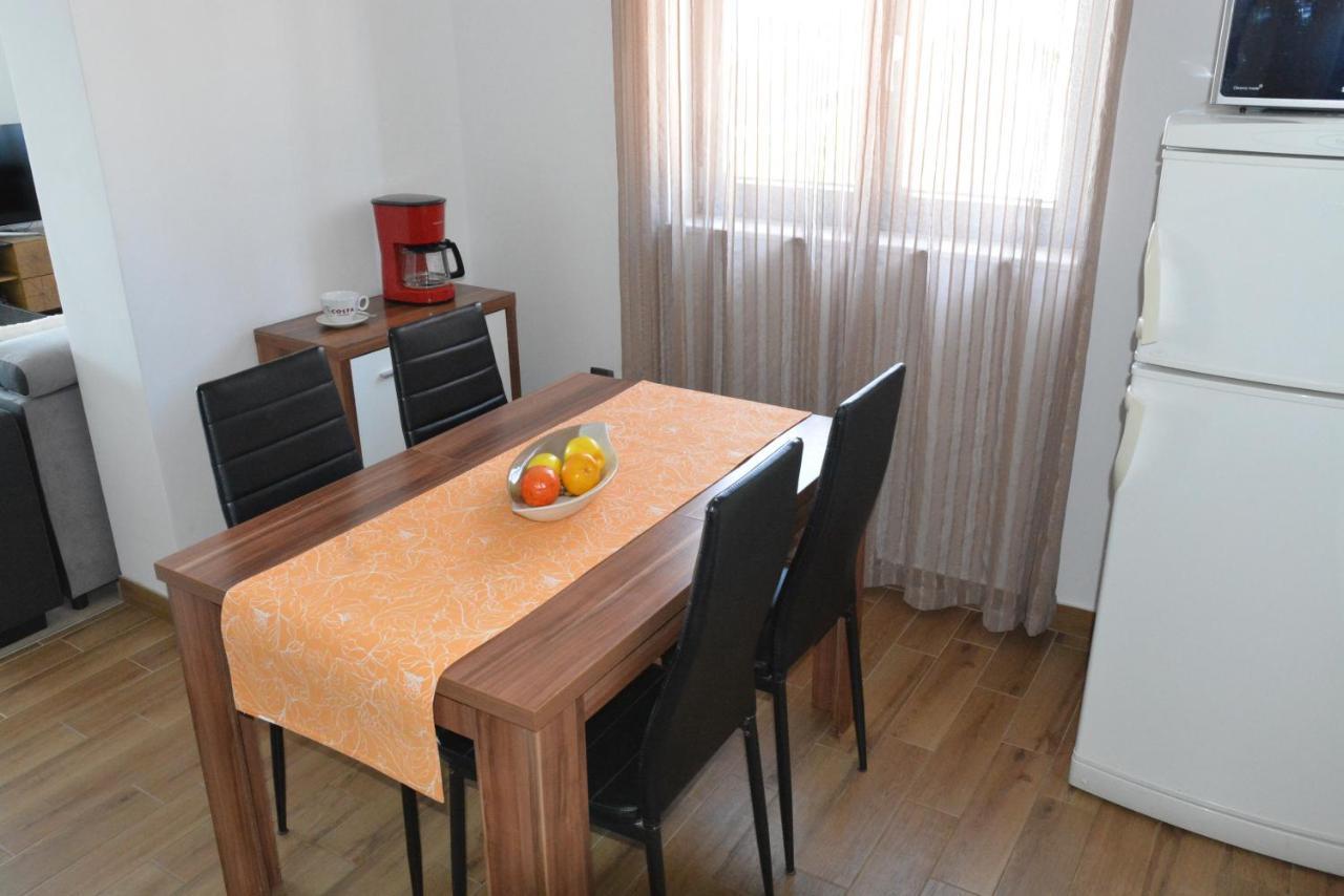 Sole Appartement Turanj Buitenkant foto